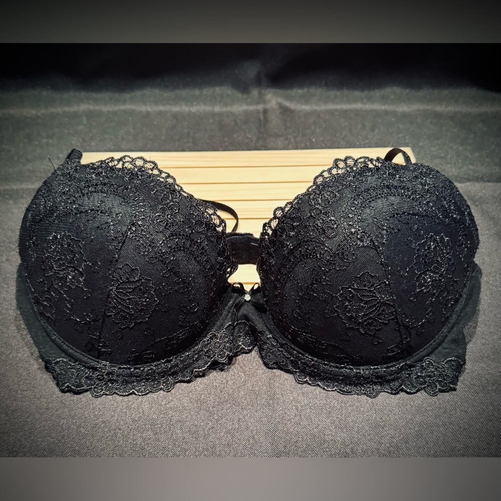 H&M Black Lace and Crystal Detailed Women’s Bra. Size 36B.